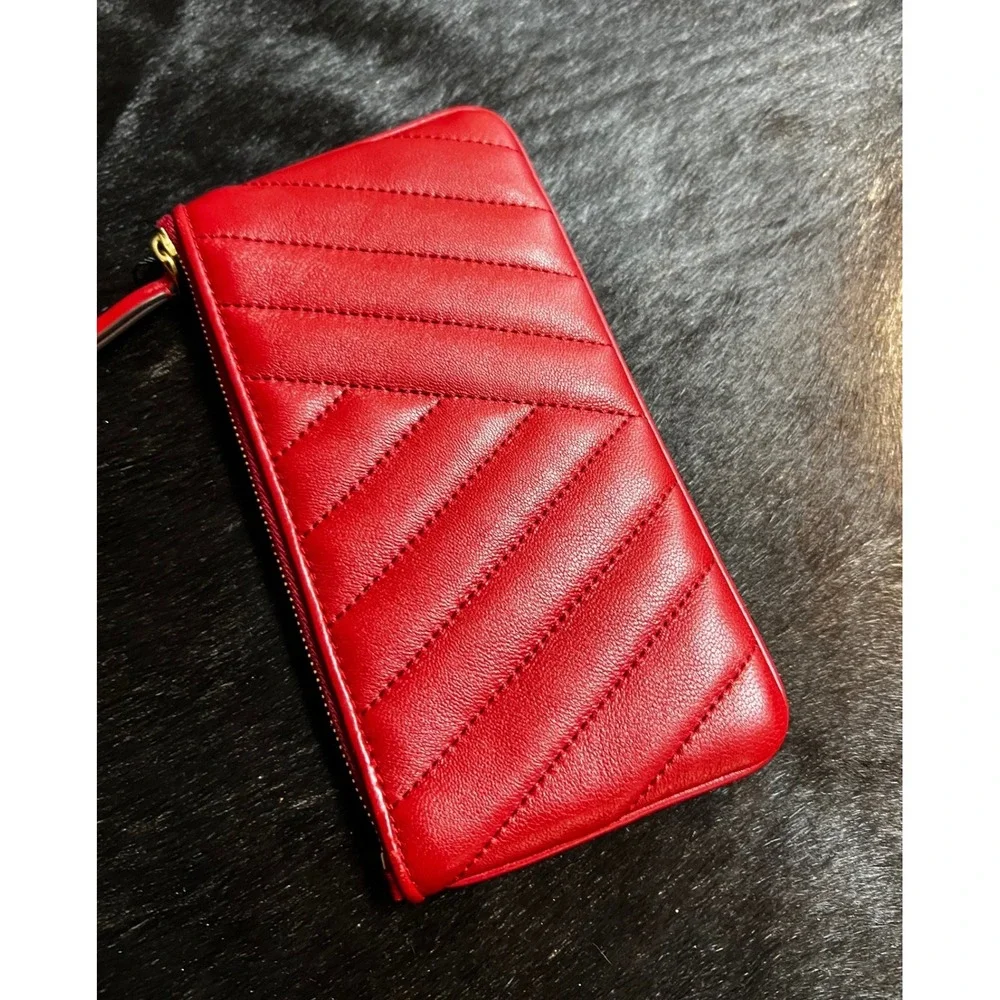 Tory Burch Kira Chevron Zip Slim Wallet Womens Red EUC Quilted Leather